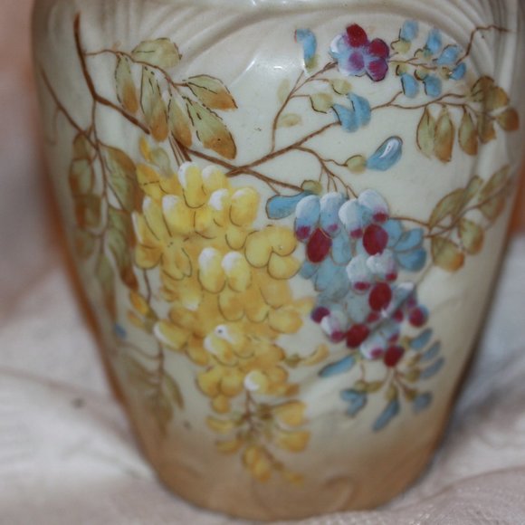 Vintage Royal Rudolstadt Germany Double Handle Gilded Vase Floral Hand Painted - Picture 2 of 5